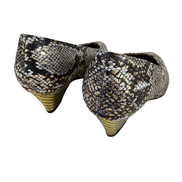 Vintage California Magdesians Heels Pumps Wedge Faux Snakeskin US Size 6.5M - Picture 8 of 13